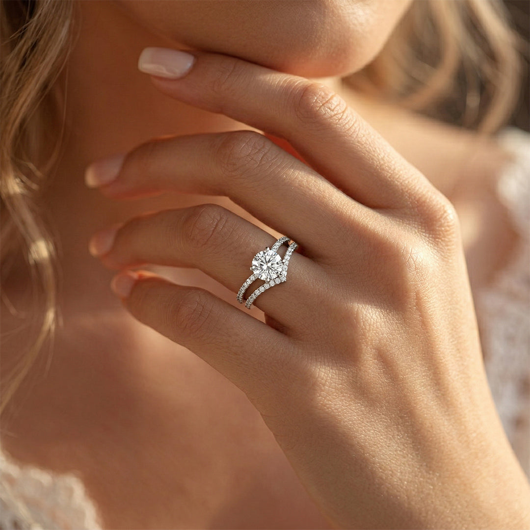 925 Silver Round Diamond Split Shank Ring