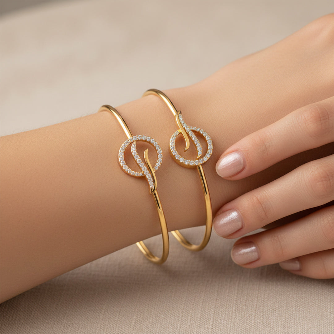 Yellow Gold Diamond Swirl Circle Bracelet