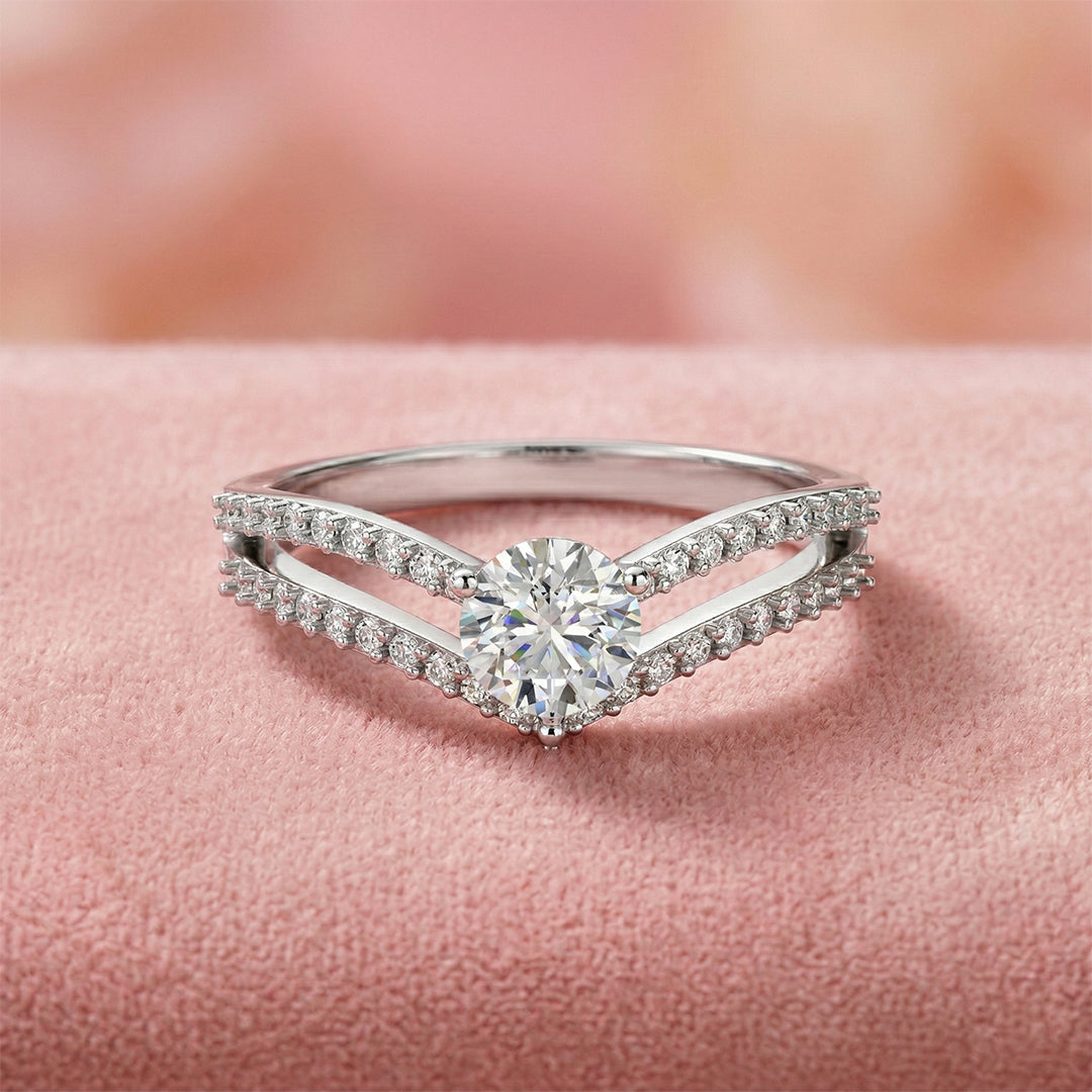 925 Silver Round Diamond Split Shank Ring